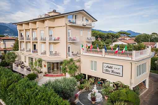 Hotel & Bar
